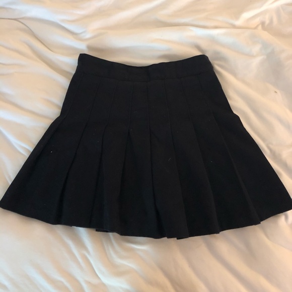 Brandy Melville Dana Skirt - Picture 2 of 3